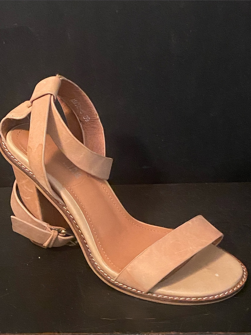 Alias Mae  Tan Suede Block Heel Sandals with Ankle Strap sz 39/8.5